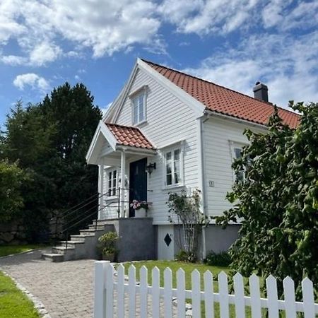 Hybel Med Bad Apartman Egersund Kültér fotó